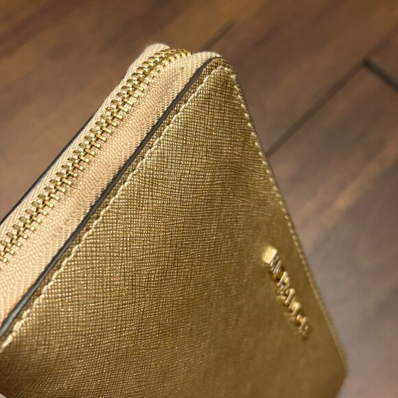 Michael Kors Zip Around Gold Leather Full Size Wallet - Picture 9 of 16